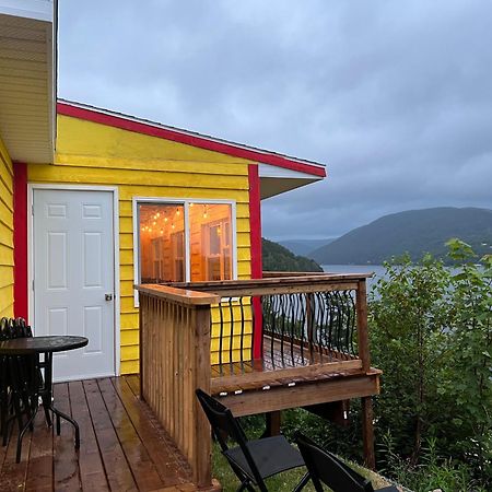 Knotty Pine Ocean Front Suite - Adults Only إينغونيش المظهر الخارجي الصورة