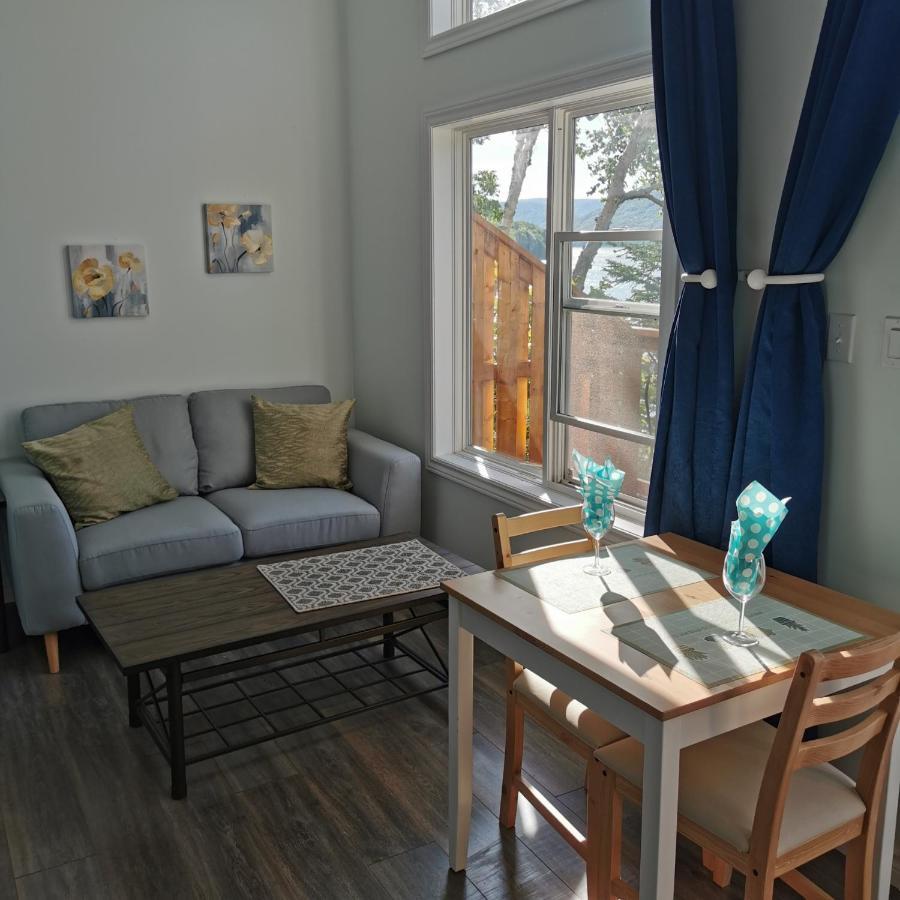 Knotty Pine Ocean Front Suite - Adults Only إينغونيش المظهر الخارجي الصورة