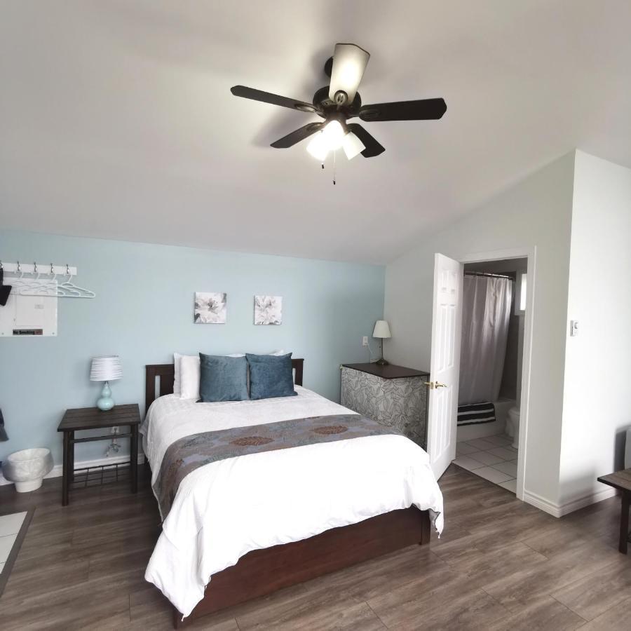 Knotty Pine Ocean Front Suite - Adults Only إينغونيش المظهر الخارجي الصورة