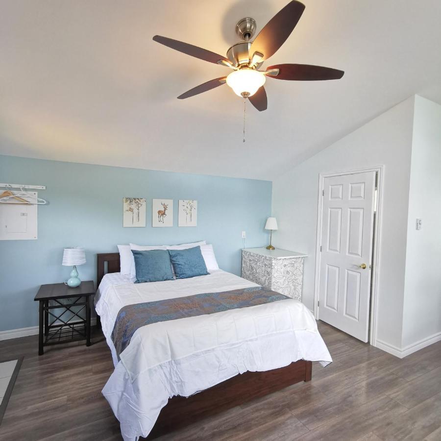 Knotty Pine Ocean Front Suite - Adults Only إينغونيش المظهر الخارجي الصورة