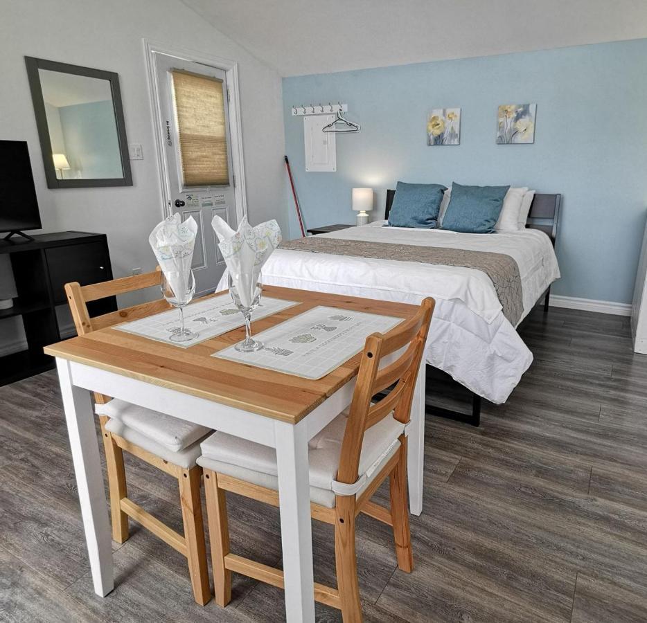 Knotty Pine Ocean Front Suite - Adults Only إينغونيش المظهر الخارجي الصورة