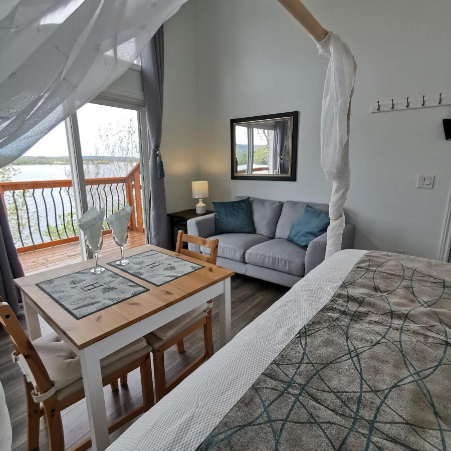 Knotty Pine Ocean Front Suite - Adults Only إينغونيش المظهر الخارجي الصورة