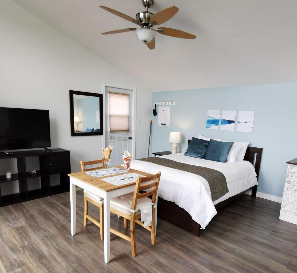 Knotty Pine Ocean Front Suite - Adults Only إينغونيش المظهر الخارجي الصورة