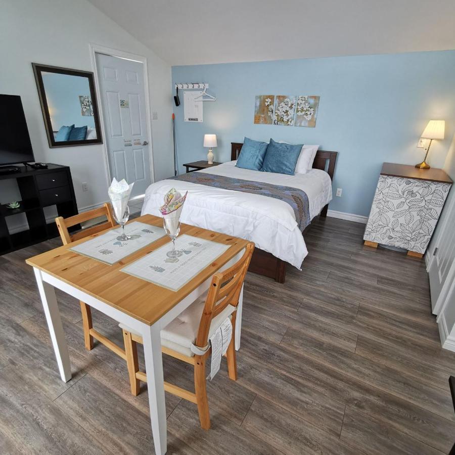 Knotty Pine Ocean Front Suite - Adults Only إينغونيش المظهر الخارجي الصورة