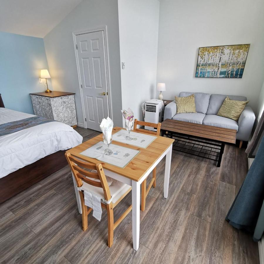 Knotty Pine Ocean Front Suite - Adults Only إينغونيش المظهر الخارجي الصورة