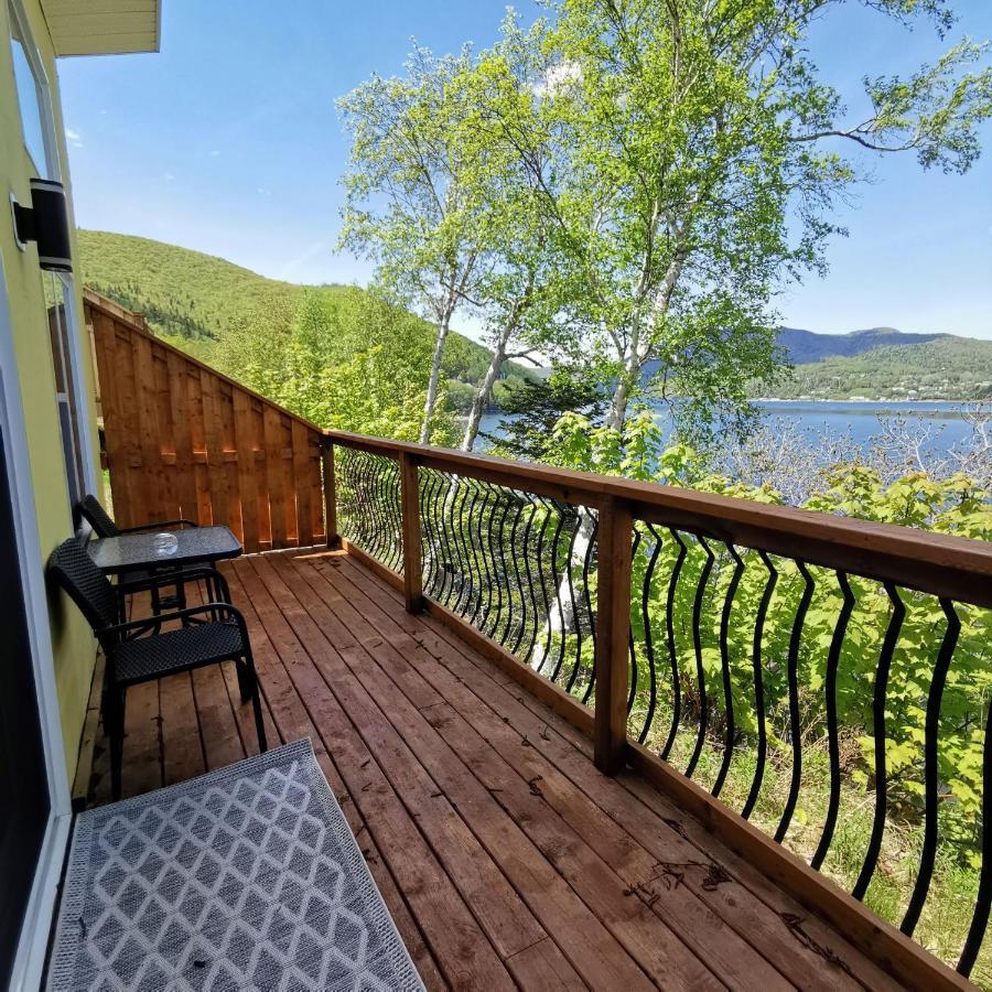 Knotty Pine Ocean Front Suite - Adults Only إينغونيش المظهر الخارجي الصورة