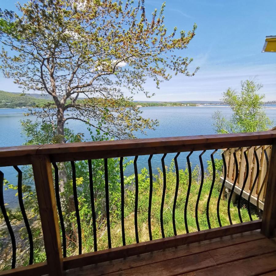 Knotty Pine Ocean Front Suite - Adults Only إينغونيش المظهر الخارجي الصورة