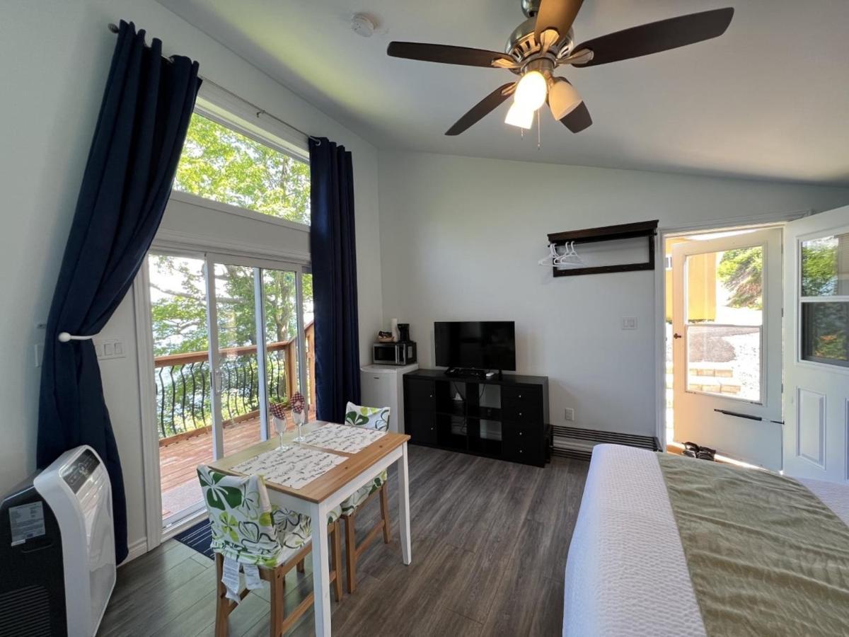 Knotty Pine Ocean Front Suite - Adults Only إينغونيش المظهر الخارجي الصورة