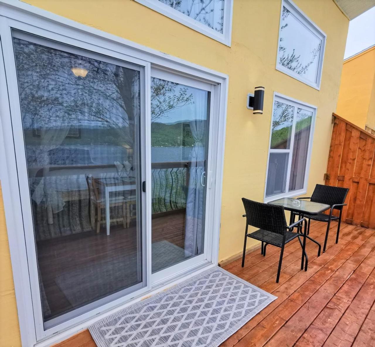 Knotty Pine Ocean Front Suite - Adults Only إينغونيش الغرفة الصورة